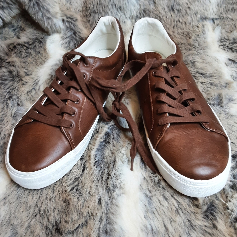 Old Navy Sneakers